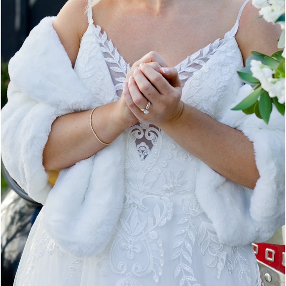 Faux Fur Shall - Picture 1 of 5